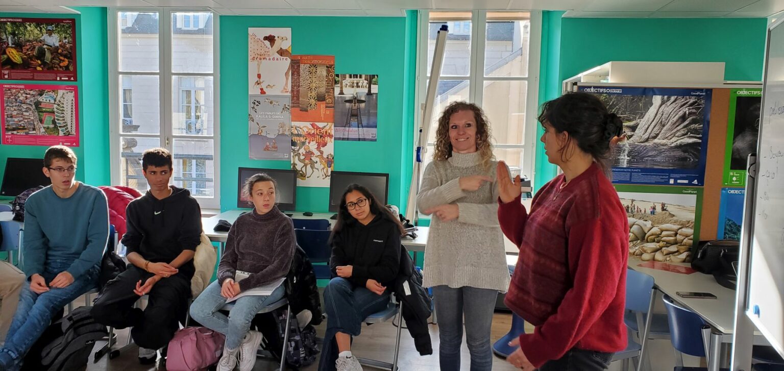 Nouveau Cours de langue des signes en ST2S Lycée Général et